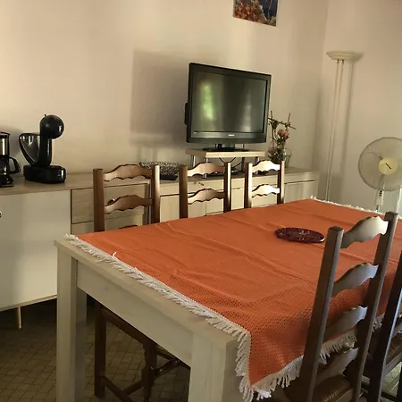 Villa T3 à Saint-cyprien, 6 Pers, Piscine, Terrasse, Proche Et Port - Fr-1-793-22 *
